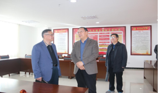 省委常委、省總工會主席馬吉孝等一行蒞臨青海物產(chǎn)集團公司視察，調(diào)研指導(dǎo)道路貨運企業(yè)建會、貨運司機入會等工作